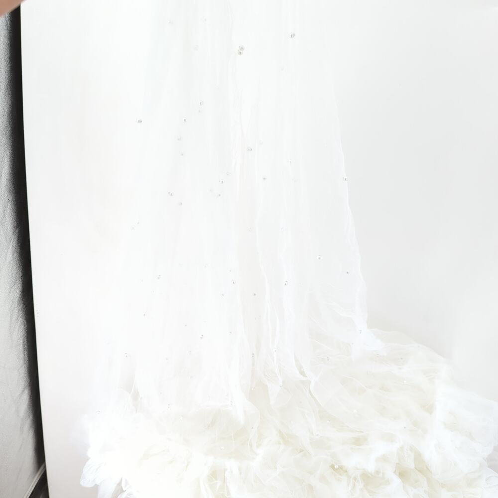 Untamed Petals Fiona Pearl Cathedral Veil White 2 Tiered Blusher Ruffle FLAW - Picture 7 of 14